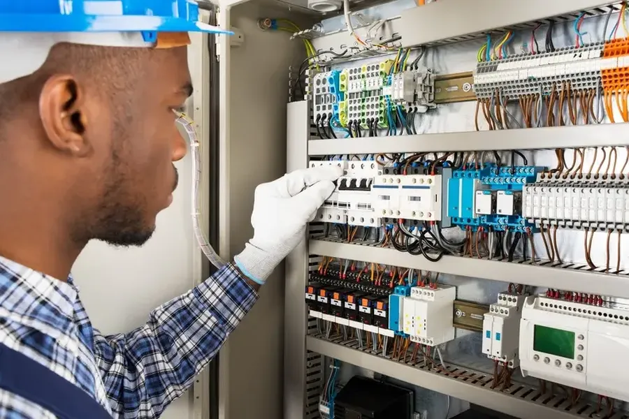 Common Electrical Repair Issues Homeowners Encounter in Bakersfield, CA Common Electrical Repair Issues Homeowners Encounter in Bakersfield, CA